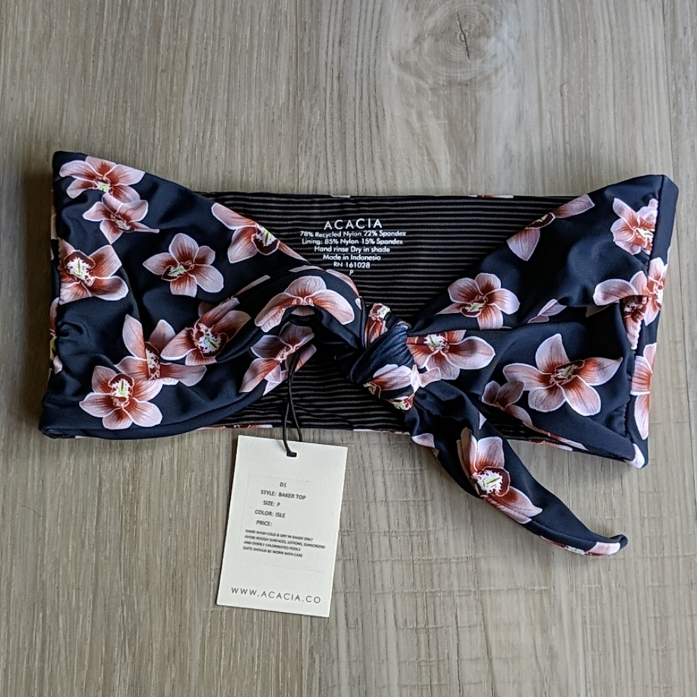 acacia baker top in isle